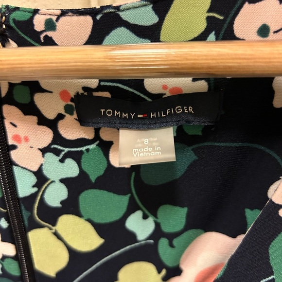 Tommy Hilfiger NWT Sz 8 Navy Blue & Multi Color Floral Dress - Picture 4 of 15
